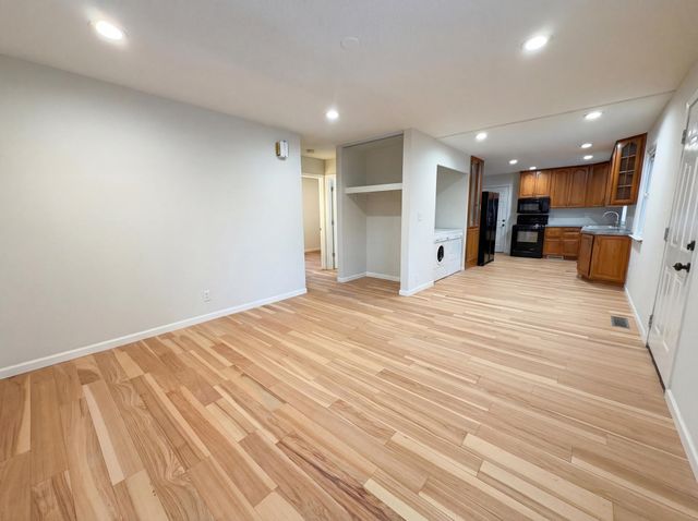 6907 52nd Avenue N, Crystal, MN 55428