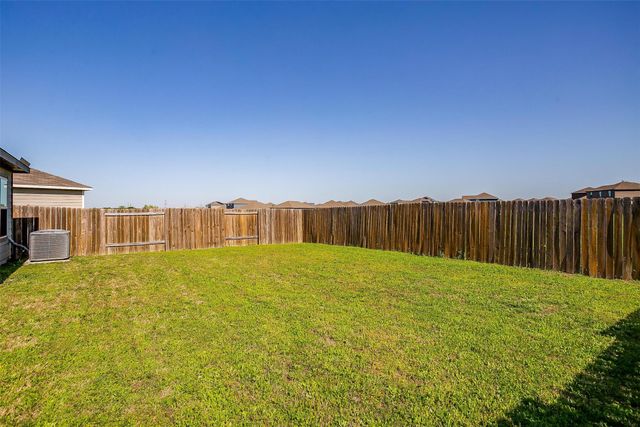 127 Yorktown Court, Venus, TX 76084