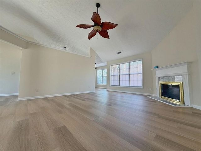 902 Conners Cove NW, Lawrenceville, GA 30044