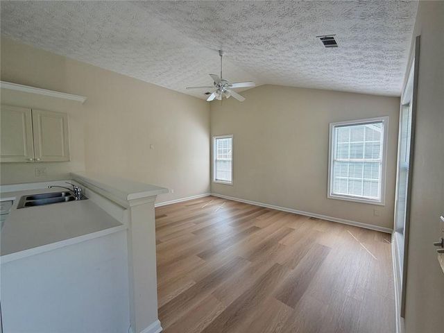 902 Conners Cove NW, Lawrenceville, GA 30044