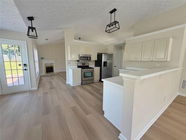 902 Conners Cove NW, Lawrenceville, GA 30044