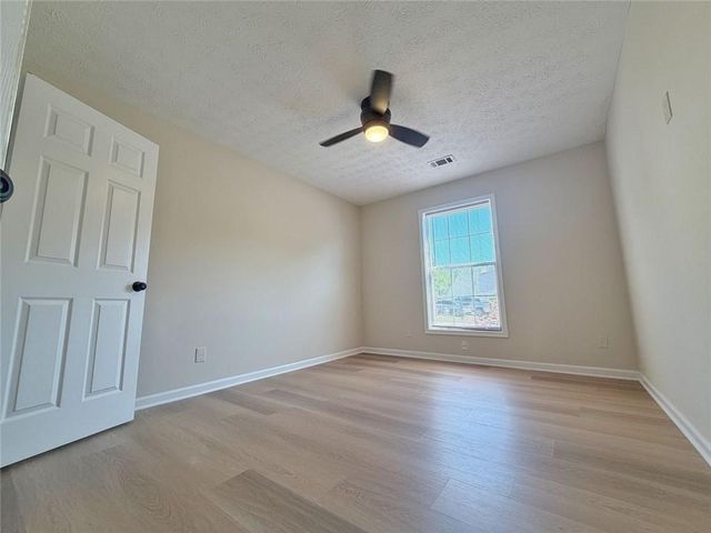 902 Conners Cove NW, Lawrenceville, GA 30044