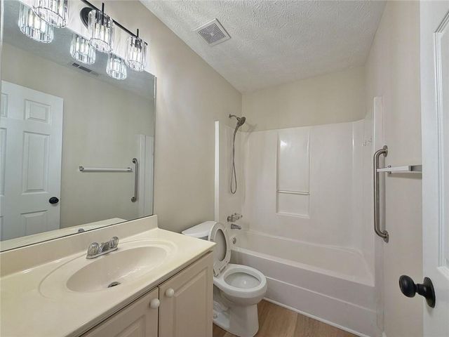 902 Conners Cove NW, Lawrenceville, GA 30044