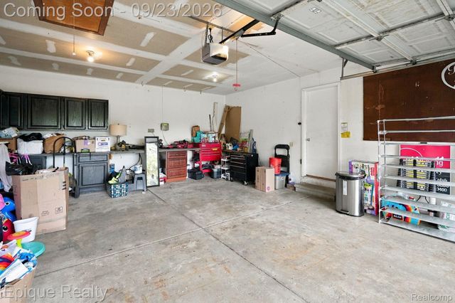 811 N Ortonville Road, Groveland Township, MI 48462