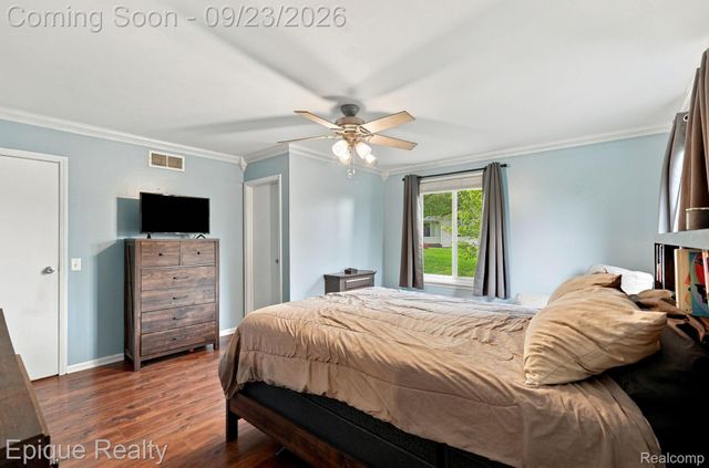 811 N Ortonville Road, Groveland Township, MI 48462