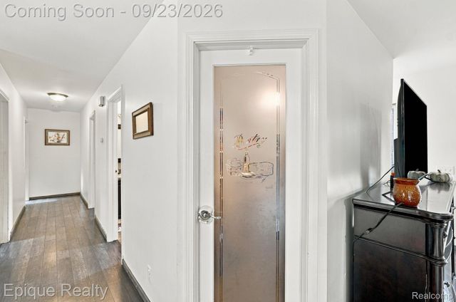 811 N Ortonville Road, Groveland Township, MI 48462
