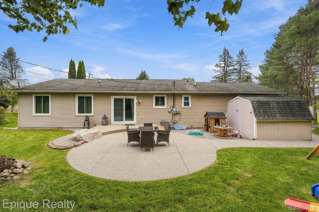 811 N Ortonville Road, Groveland Township, MI 48462