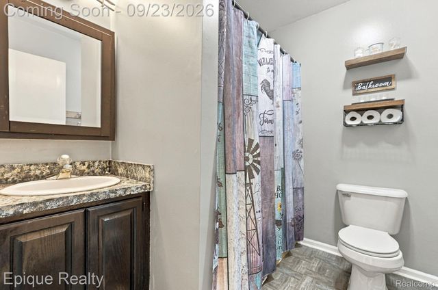 811 N Ortonville Road, Groveland Township, MI 48462