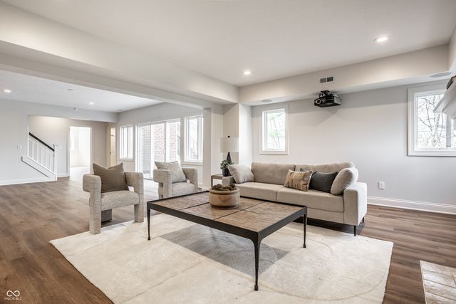 10703 Club Chase, Fishers, IN 46037