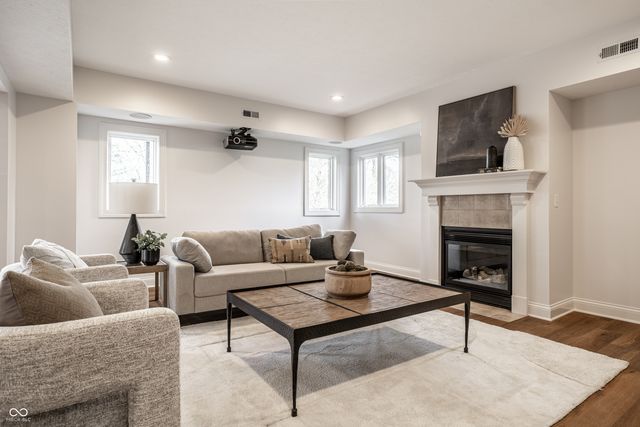 10703 Club Chase, Fishers, IN 46037