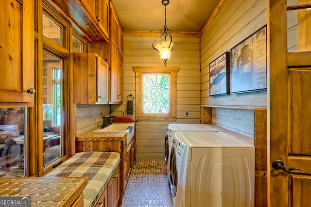 50 Point Morgan Lane, Tiger, GA 30576