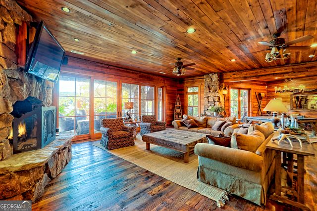 50 Point Morgan Lane, Tiger, GA 30576