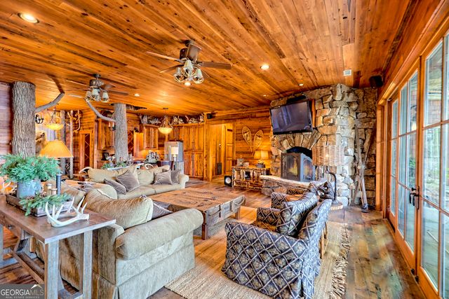 50 Point Morgan Lane, Tiger, GA 30576