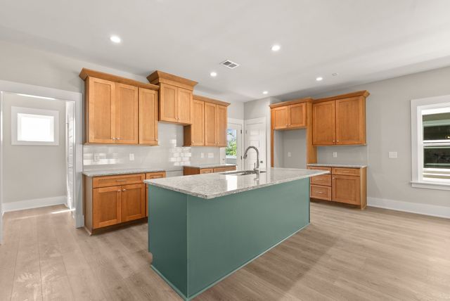 606 Summit Trl, Nashville, TN 37207