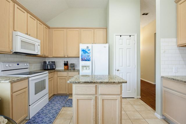 727 Hollow Ridge Drive, Allen, TX 75002