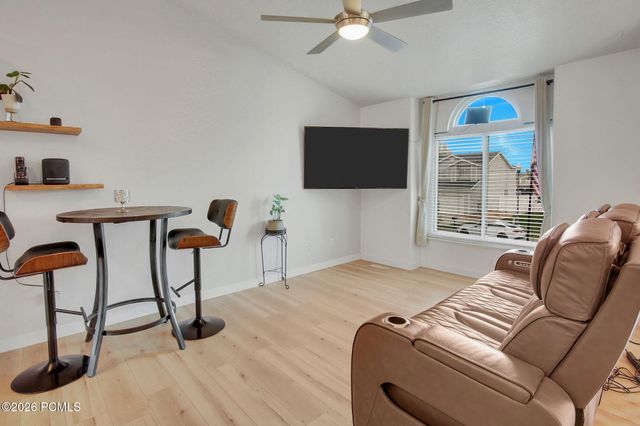 2113 N 2220, Clinton, UT 84015