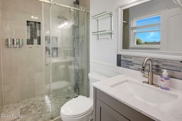 2113 N 2220, Clinton, UT 84015