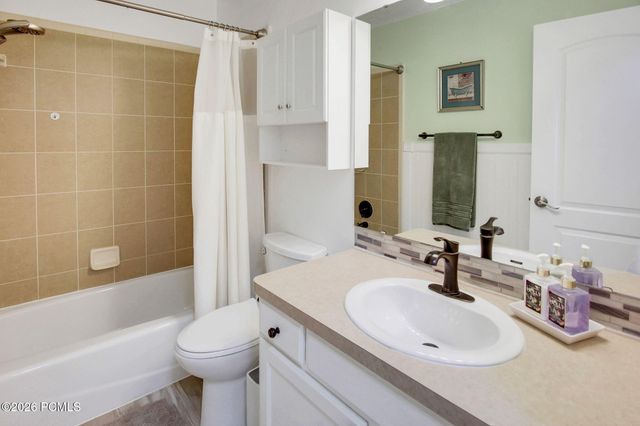 2113 N 2220, Clinton, UT 84015