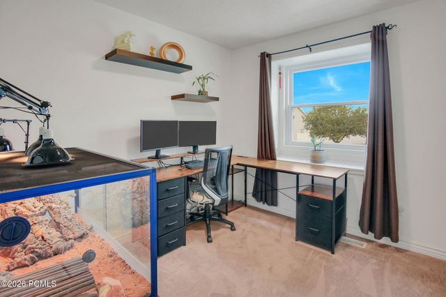 2113 N 2220, Clinton, UT 84015