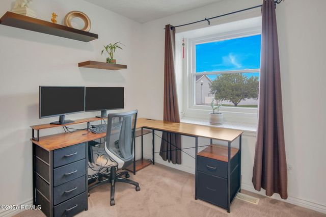 2113 N 2220, Clinton, UT 84015