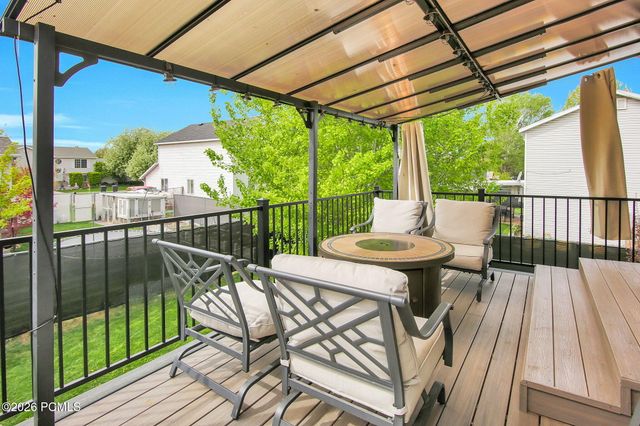 2113 N 2220, Clinton, UT 84015