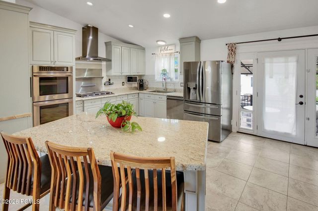 2113 N 2220, Clinton, UT 84015