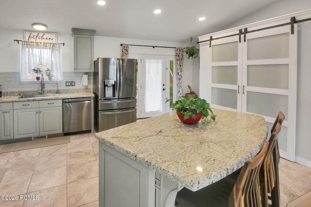 2113 N 2220, Clinton, UT 84015