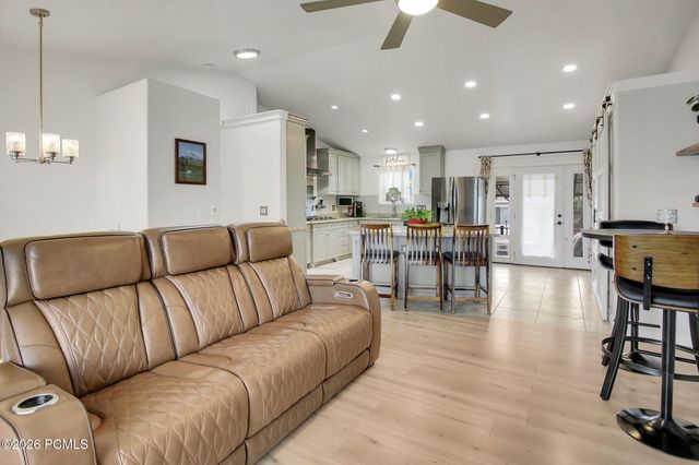 2113 N 2220, Clinton, UT 84015