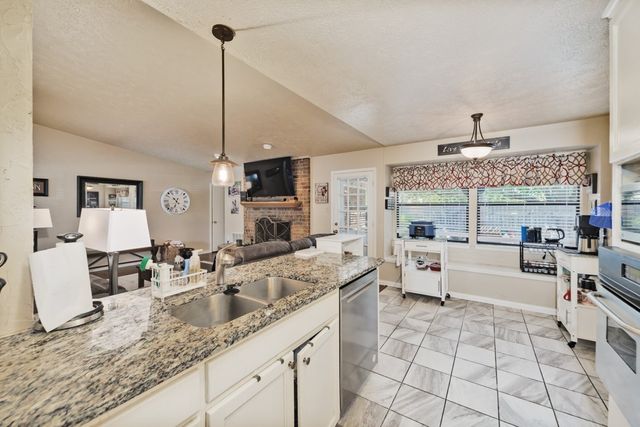 403 E Charles Street, Decatur, TX 76234