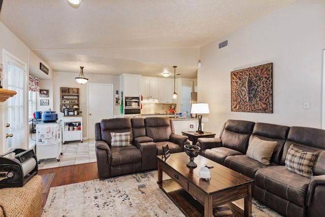 403 E Charles Street, Decatur, TX 76234