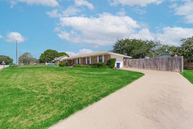403 E Charles Street, Decatur, TX 76234
