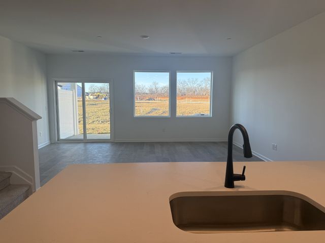 1033 Old Creek Bnd, Gallatin, TN 37066