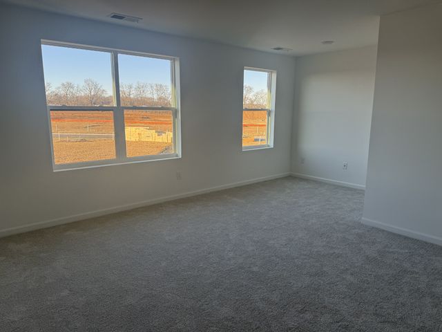 1033 Old Creek Bnd, Gallatin, TN 37066