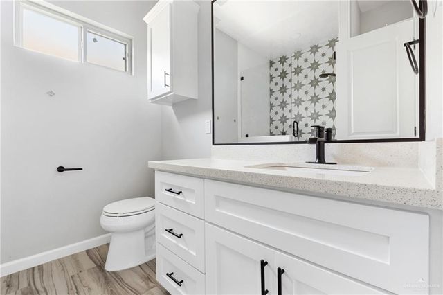 3304 E Rabbit Run Avenue E, Alton, TX 78573