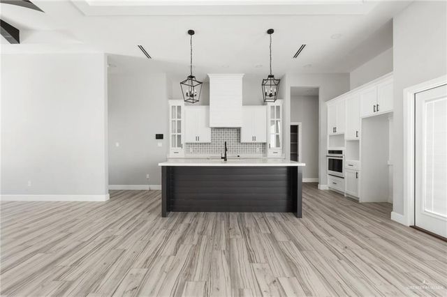 3304 E Rabbit Run Avenue E, Alton, TX 78573