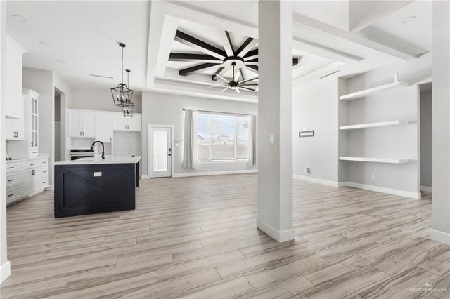 3304 E Rabbit Run Avenue E, Alton, TX 78573