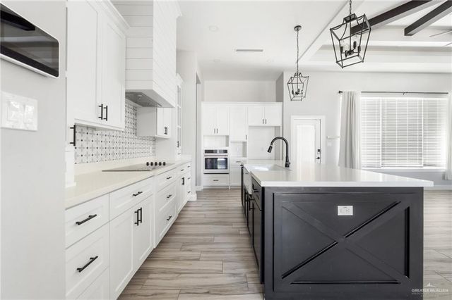 3304 E Rabbit Run Avenue E, Alton, TX 78573