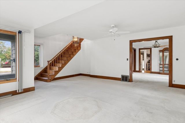 135 Aurora Avenue, Naperville, IL 60540