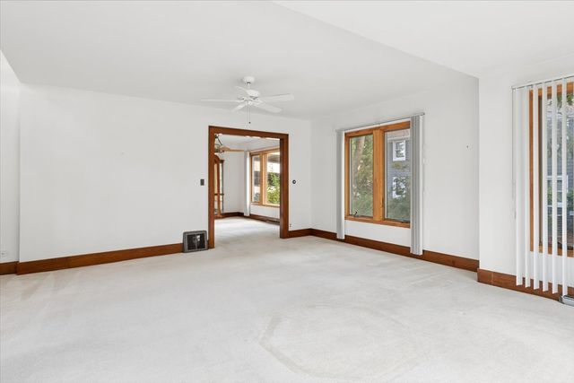 135 Aurora Avenue, Naperville, IL 60540