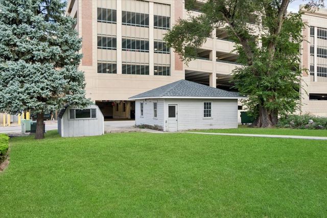 135 Aurora Avenue, Naperville, IL 60540