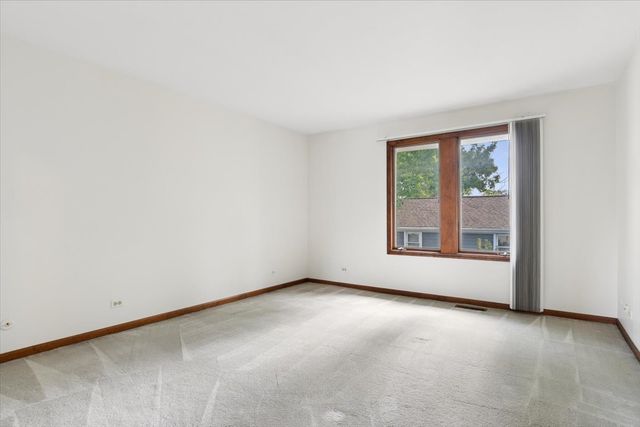 135 Aurora Avenue, Naperville, IL 60540