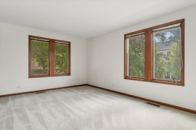 135 Aurora Avenue, Naperville, IL 60540