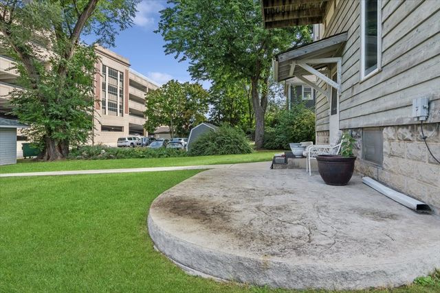 135 Aurora Avenue, Naperville, IL 60540