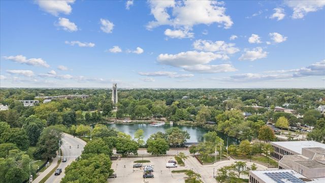 135 Aurora Avenue, Naperville, IL 60540