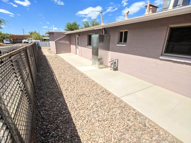 1343 W Alameda Street, Tucson, AZ 85745