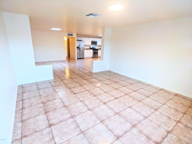 1343 W Alameda Street, Tucson, AZ 85745