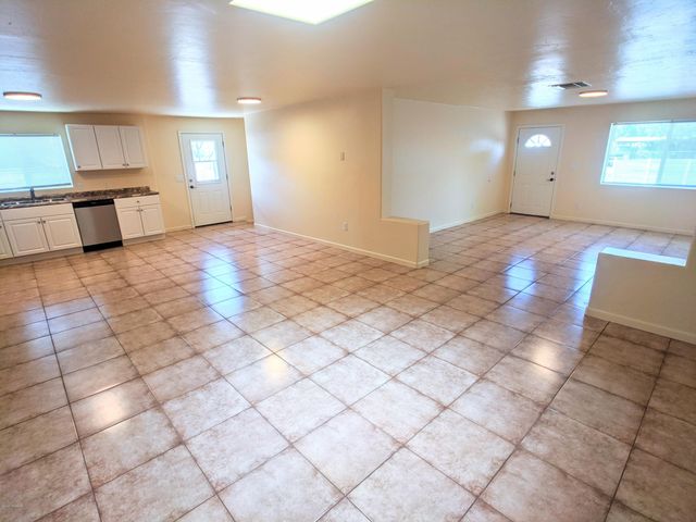 1343 W Alameda Street, Tucson, AZ 85745