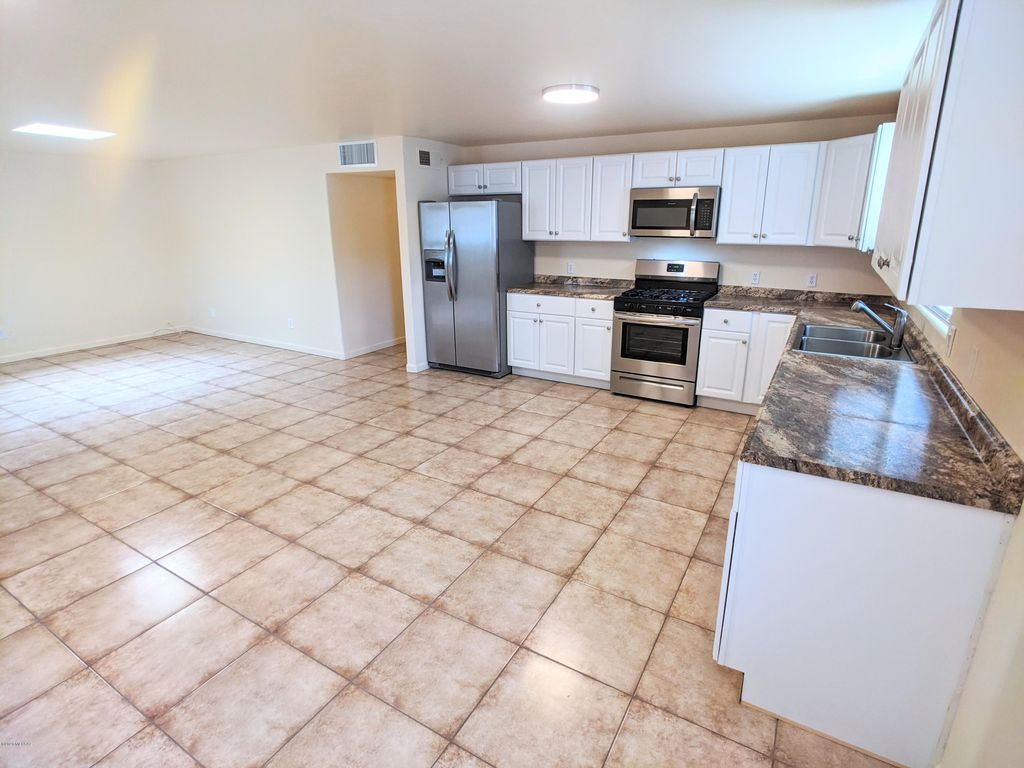 1343 W Alameda Street, Tucson, AZ 85745