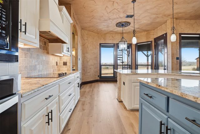 873 Canyon Creek Lane, Weatherford, TX 76087