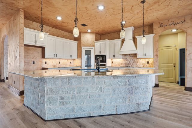 873 Canyon Creek Lane, Weatherford, TX 76087